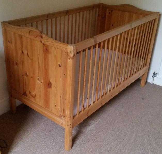 Children039s cot bed