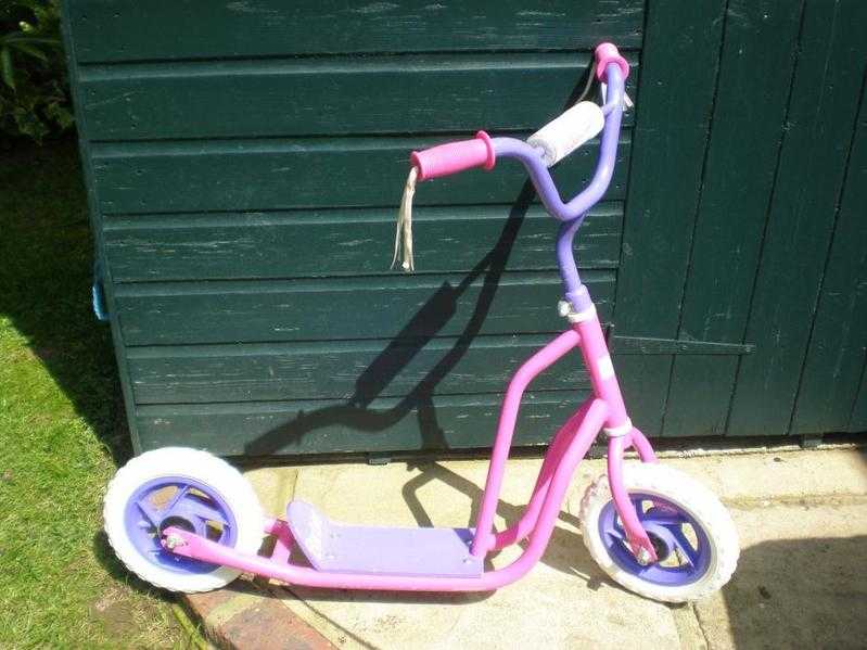 Childrens 2 wheel Barbie scooter