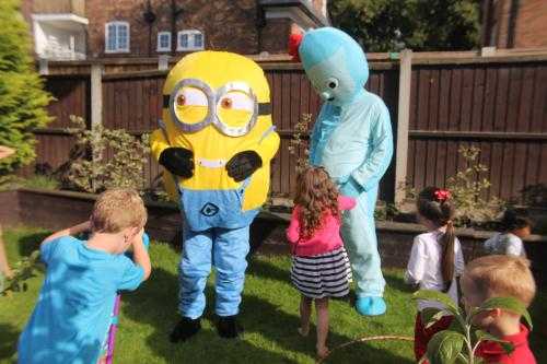 Childrens  kids party entertainers  IGGLE PIGGLE