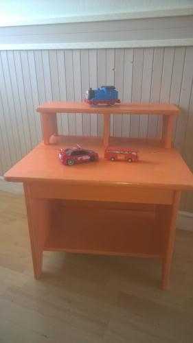 childs desk