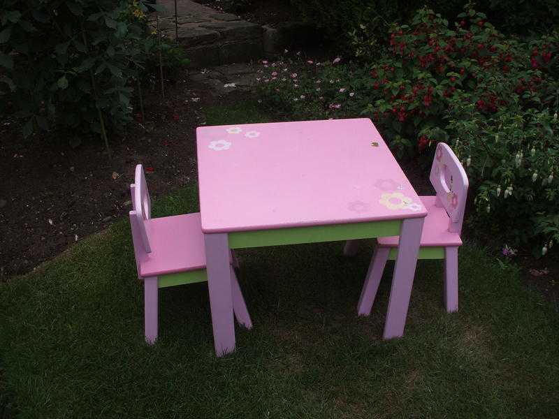 Childs Table and Chairs.