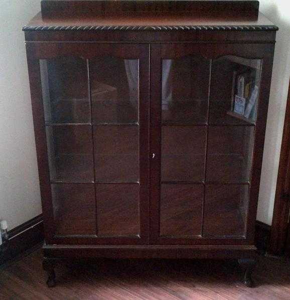 CHINA DISPLAY CABINET