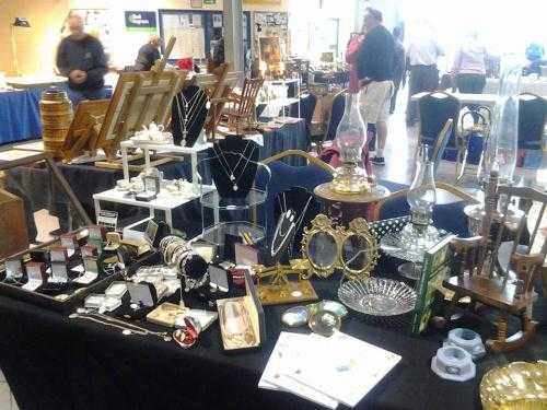 Christmas, AntiqueVintageCrafts Collectors  Fair. 15Th Nov