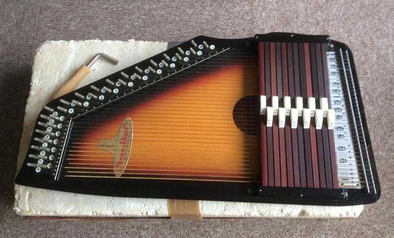 ChromAharp 12 Bar Autoharp