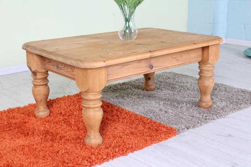 CHUNKY SOLID PINE COFFEE TABLE WAXED LIGHT IN COLOUR - CAN COURIER