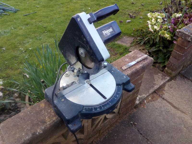 Circular cut off saw