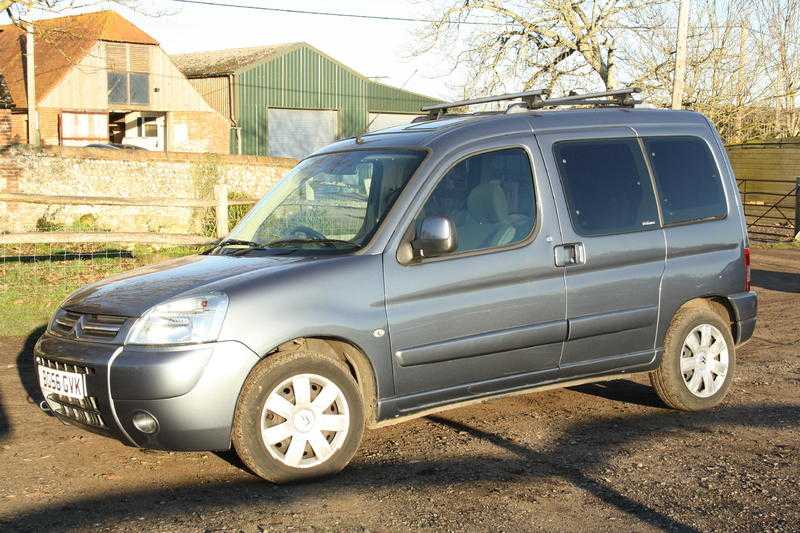 Citroen Berlingo double berth micro campervan