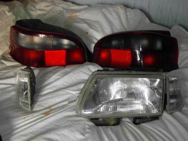 Citroen Saxo  headlight and rear light pods and other parts