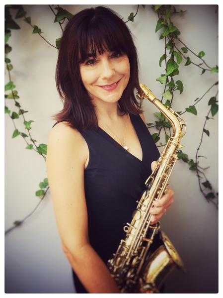 Clarinet, Saxophone and Flute tutor  Sarah Grose  Dip ABRSM