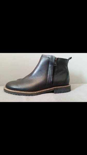 Clarks ankle boots. Size 4