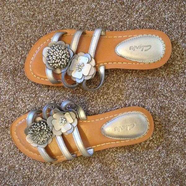 CLARKS LADIES UK SIZE 5 LEATHER SANDALS