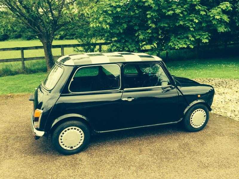 Classic Jet Black Rover Mini