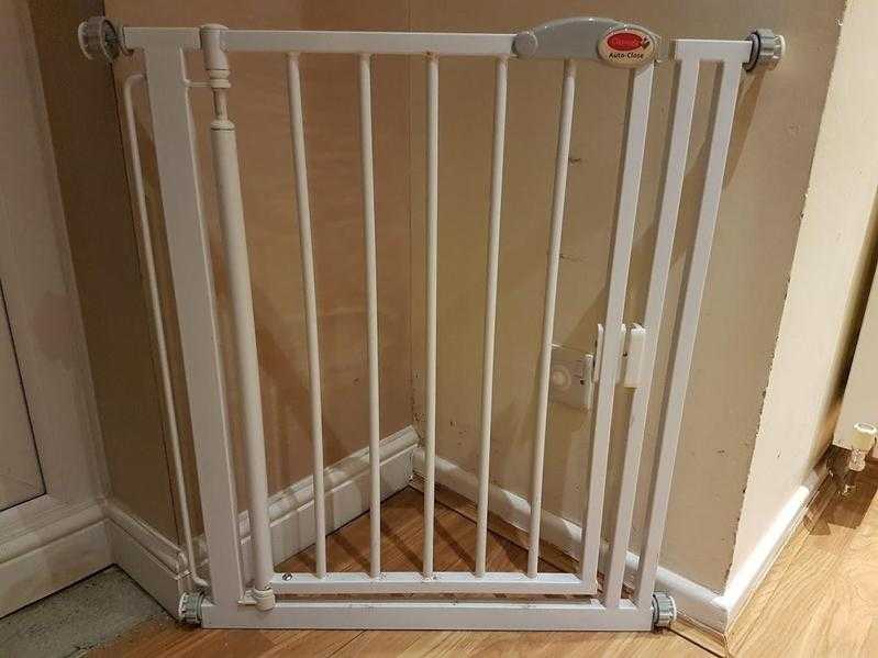 Clippasafe, metal, pressure fit, and extendable swing shut gate 72.5-95cm
