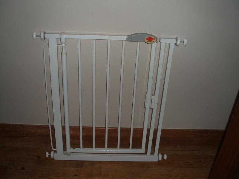 Clippasafe Narrow Stair Gate (works by pressure)