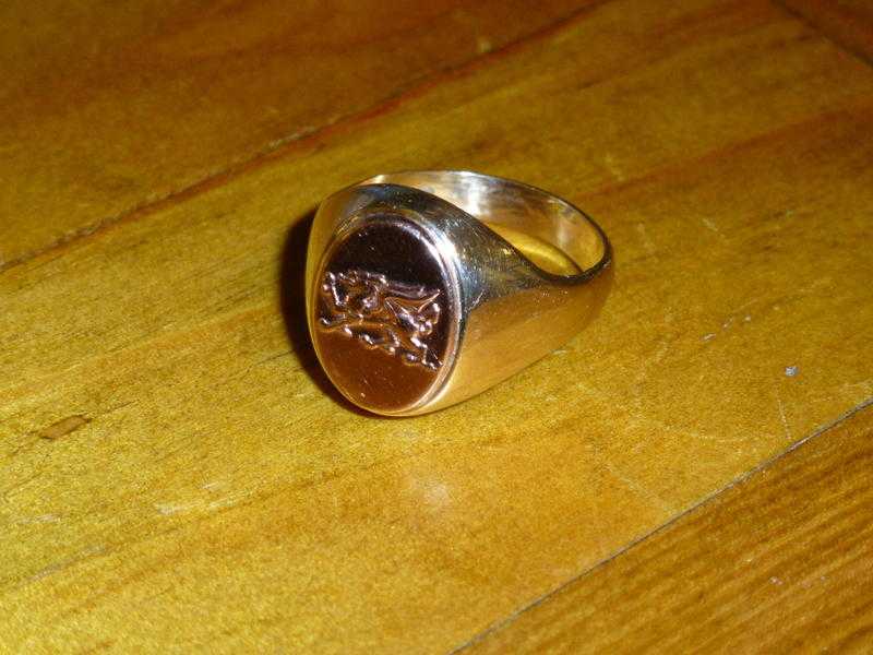 Clogau rare gold 9ct Welsh Dragon Signet Ring