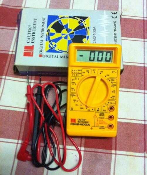 CM2400A LCD DIGITAL MULTIMETER WITH HFE TEST ( NEW )