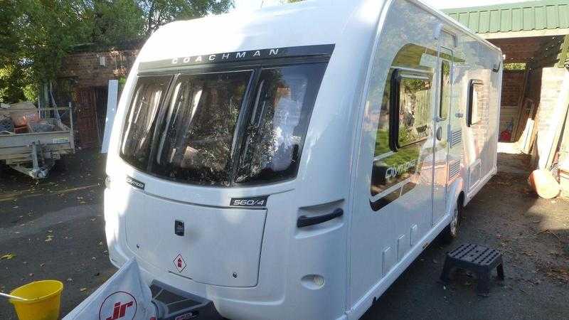 Coachman Vision 5604 Fixed bed Caravan