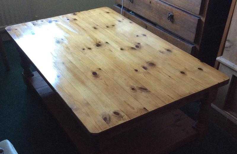 Coffe table, pine