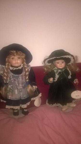 COLLECTABLE PORCELAIN DOLLS LEONARDO ON STANDS V.GOOD CONDITION