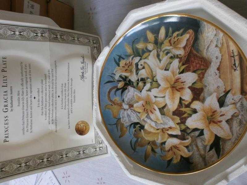 collection plate-lillys