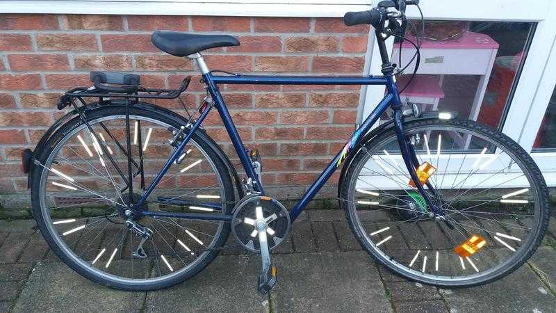 Collectors Classic Bike - Montague BMW Active Folding Bicycle - 700c wheels, 18 gears used condition