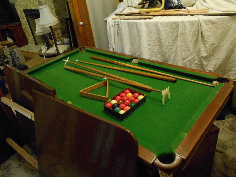 Combined snooker and dining table