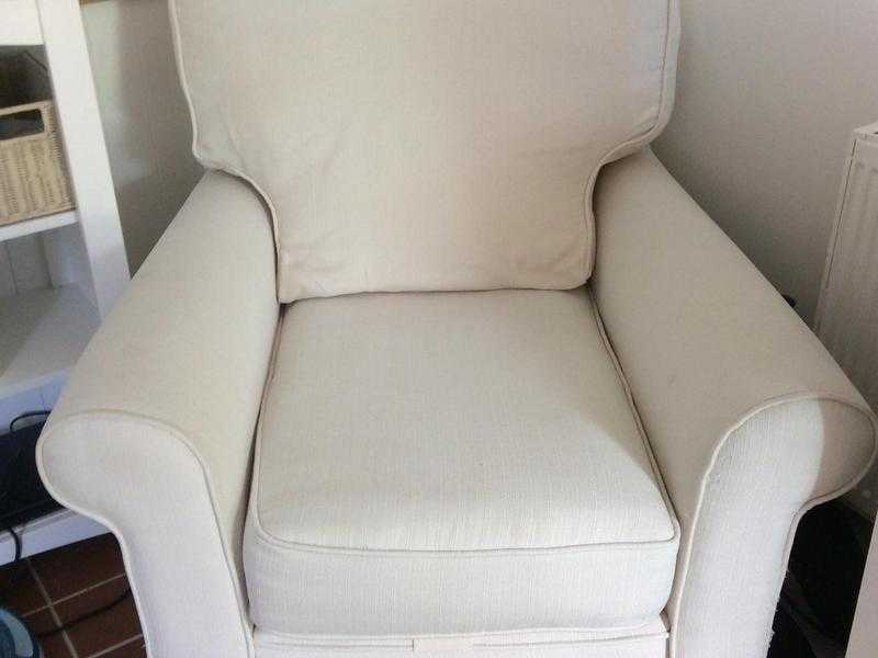 COMFY ARMCHAIR