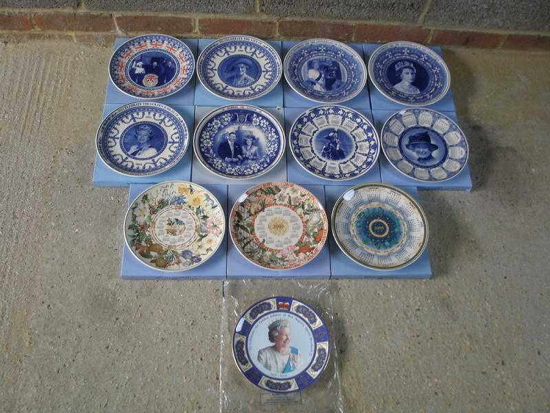 COMMEMORATIVE ROYAL amp CALENDAR PLATES X 12