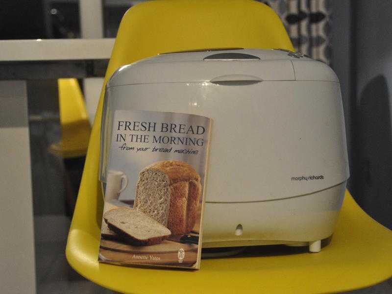 Compact breadmaker, makes a nice loaf for very little dough