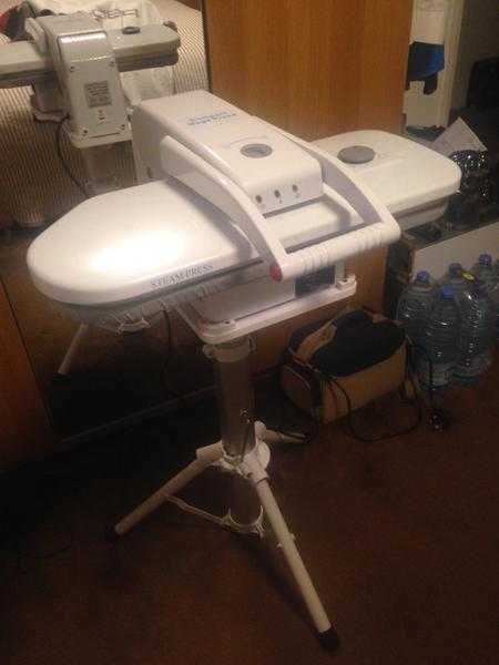 Compact Ironing Press with extra cover and foam - excellent condition