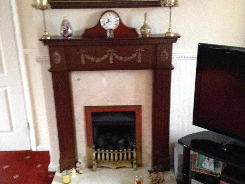 COMPLETE FIREPLACE AND GAS FIRE.  A BARGAIN FOR THE BUDGET CONSCIOUS