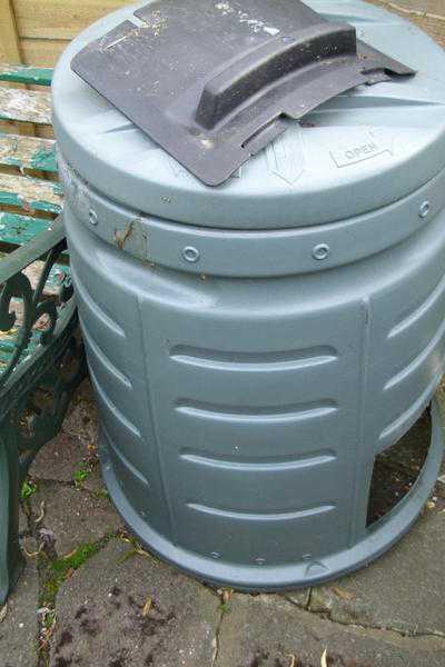 Compost Bin for garden