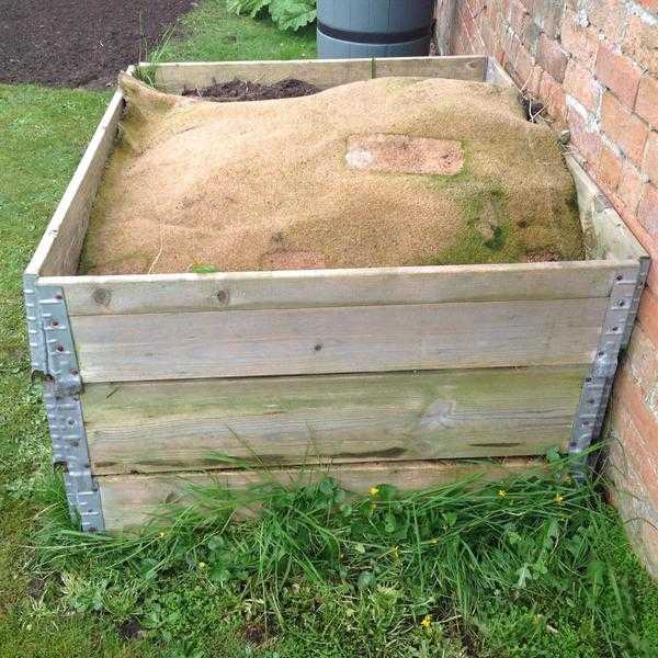 Compost container