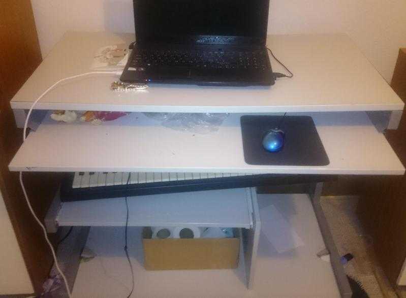 Computer desk