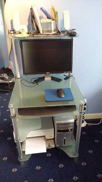 COMPUTER DESK