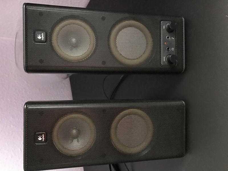 Computer speakers