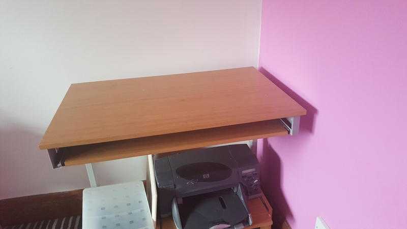 Computer table 25.00