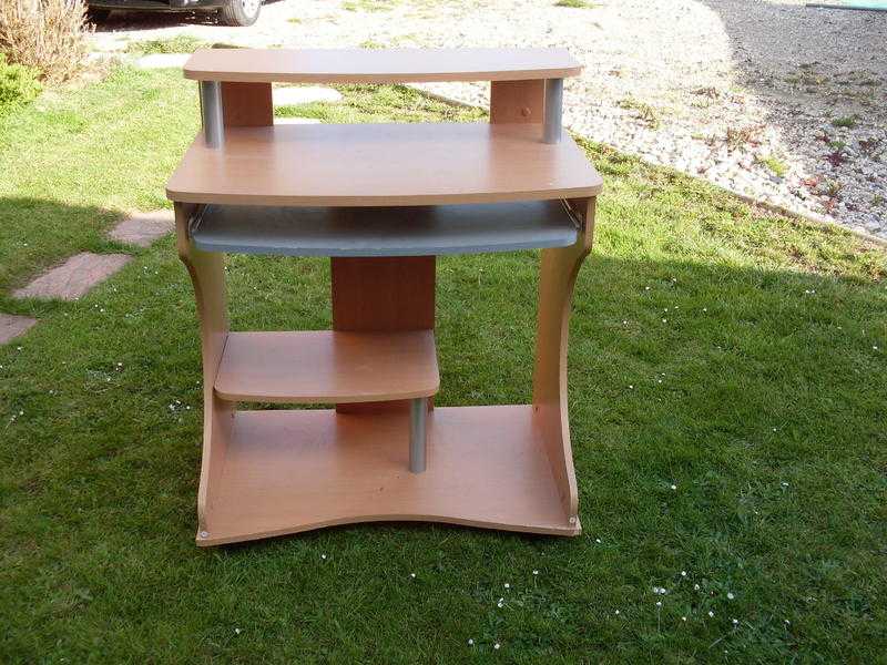 Computer table desk