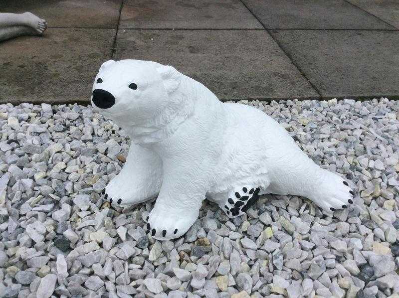 Concrete garden polar bear ornament