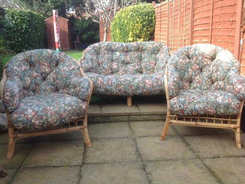 Conservatory sofa and chairs