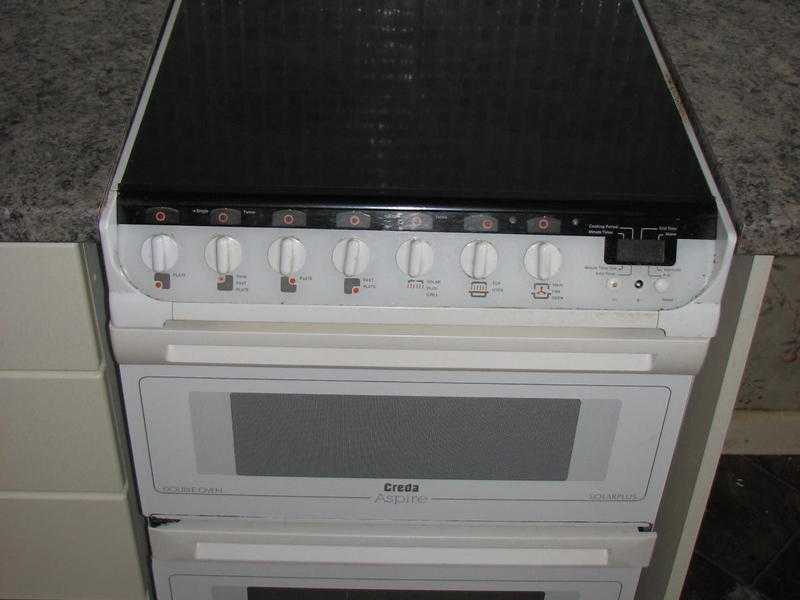 Cooker with Halogen hobs and electric double oven
