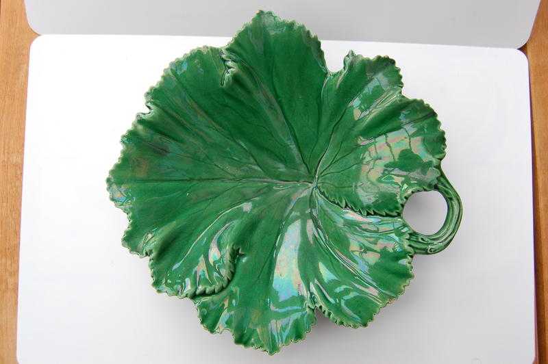 Copeland Antique Green Leaf Bonbon Dish in Very Good Condition