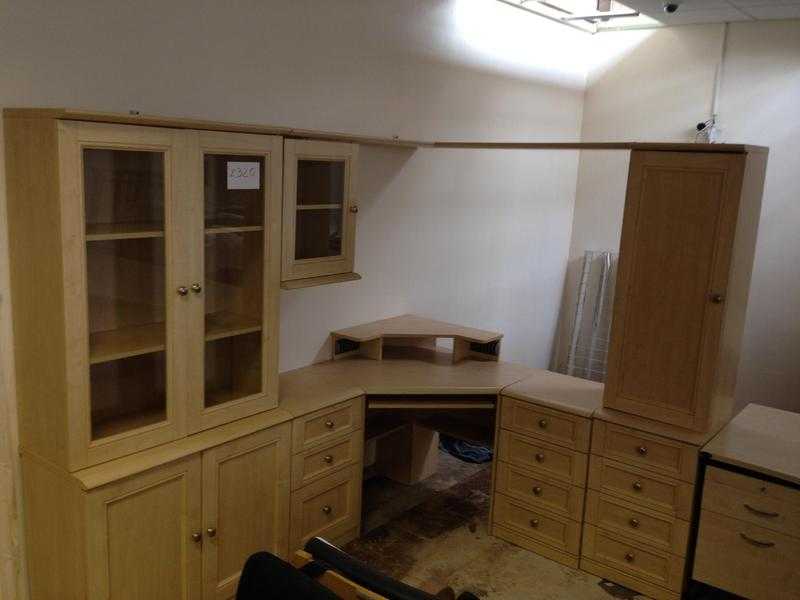 CORNER DESK, KIDS DESK, OFFICE DESK WITH STORAGE, DRAWERS - GOOD CONDITION- AVAILABLE NOW