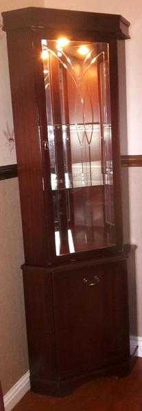 Corner display cabinet