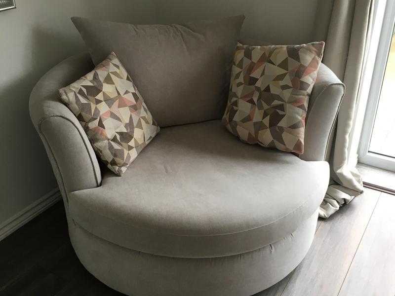 Corner settee and chair