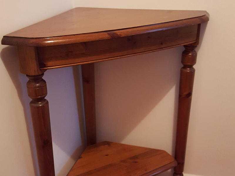 Corner Table