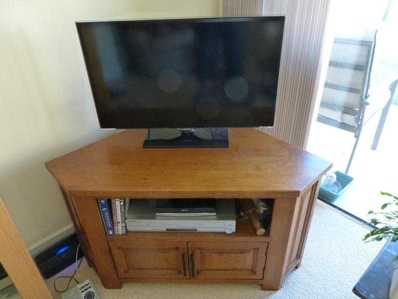 Corner TV Table