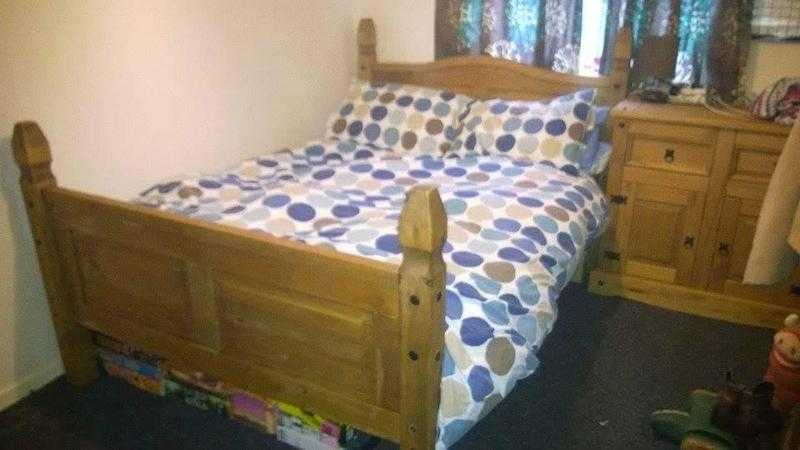 Corona solid pine double bed