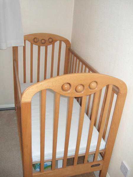 Cossatto drop side cot