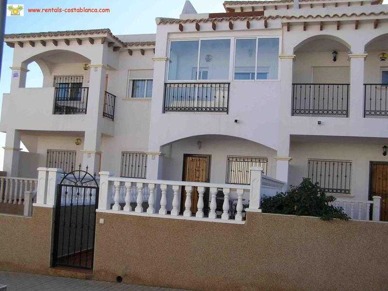 Costa Blanca, La Cinuelica, 2 bedroom townhouse with English TV, Air conditioning and Wi-Fi